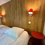 Les Du Chateau De Bellaire Nyaraló *