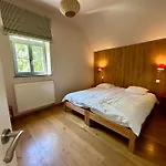 Les Du Chateau De Bellaire