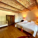 Les Du Chateau De Bellaire